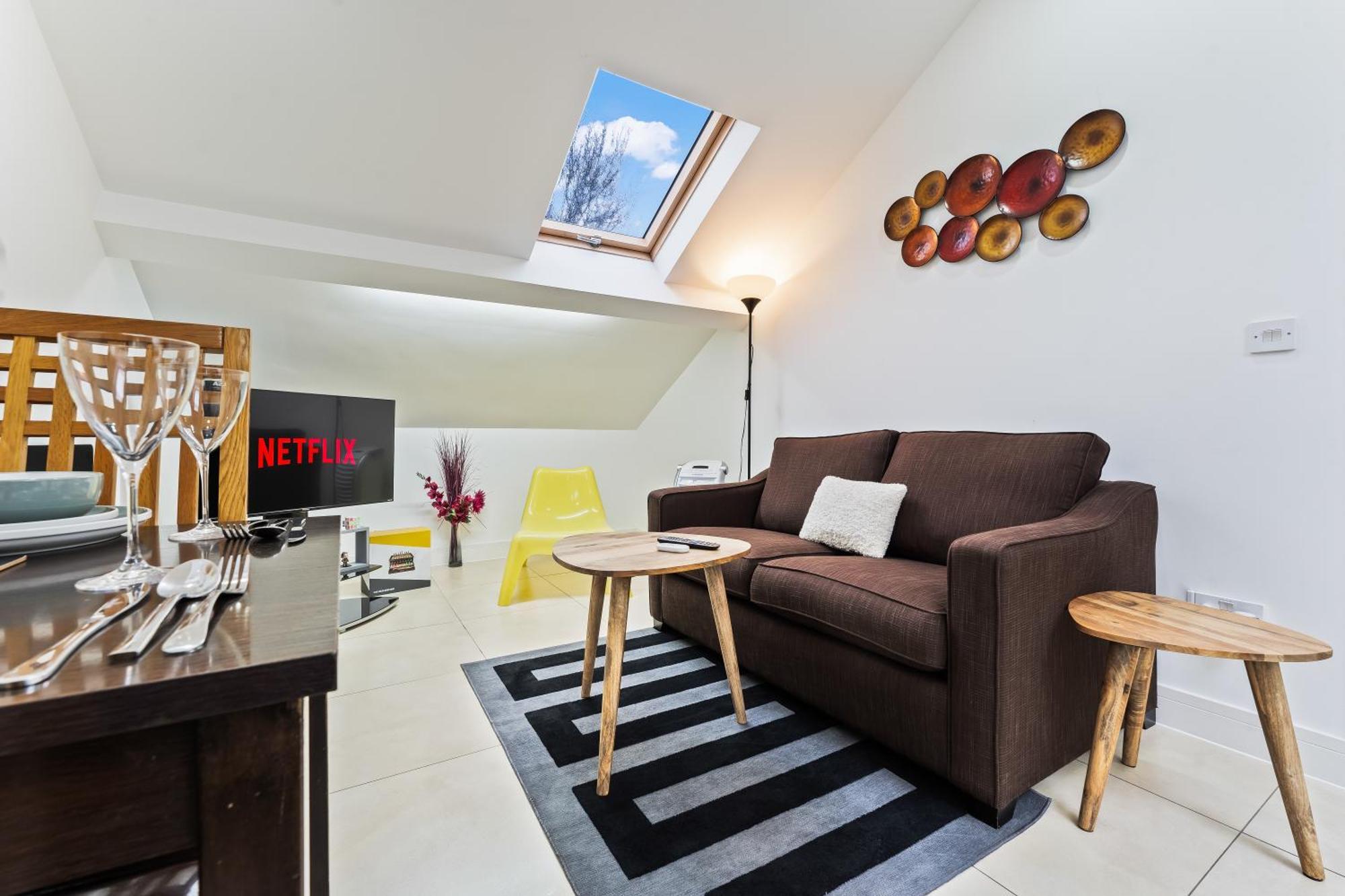 Exquisite 2-Bedroom Penthouse-Sleeps 7-Free Parking With Workstations & High-Speed Wifi Birmingham Ngoại thất bức ảnh
