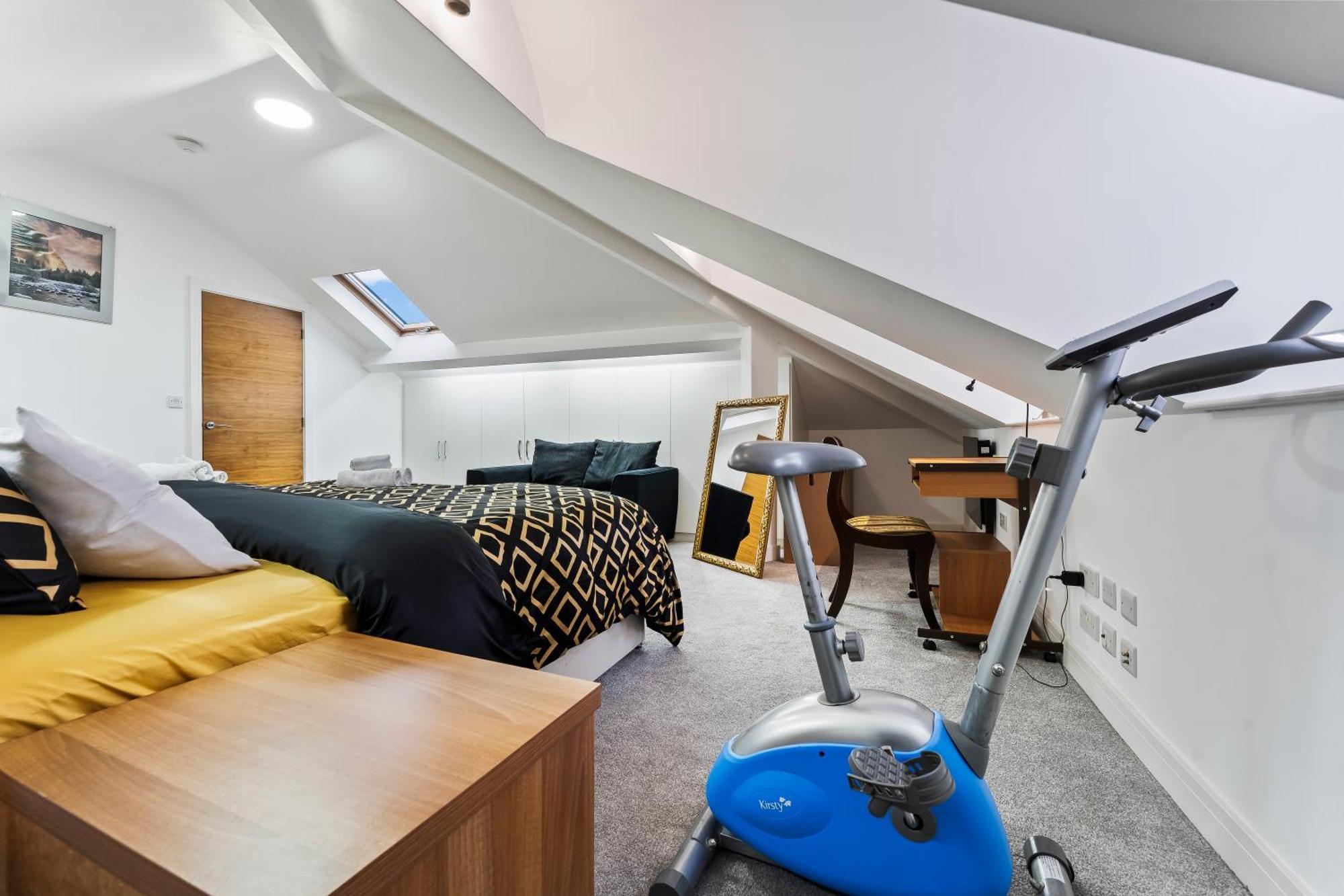 Exquisite 2-Bedroom Penthouse-Sleeps 7-Free Parking With Workstations & High-Speed Wifi Birmingham Ngoại thất bức ảnh