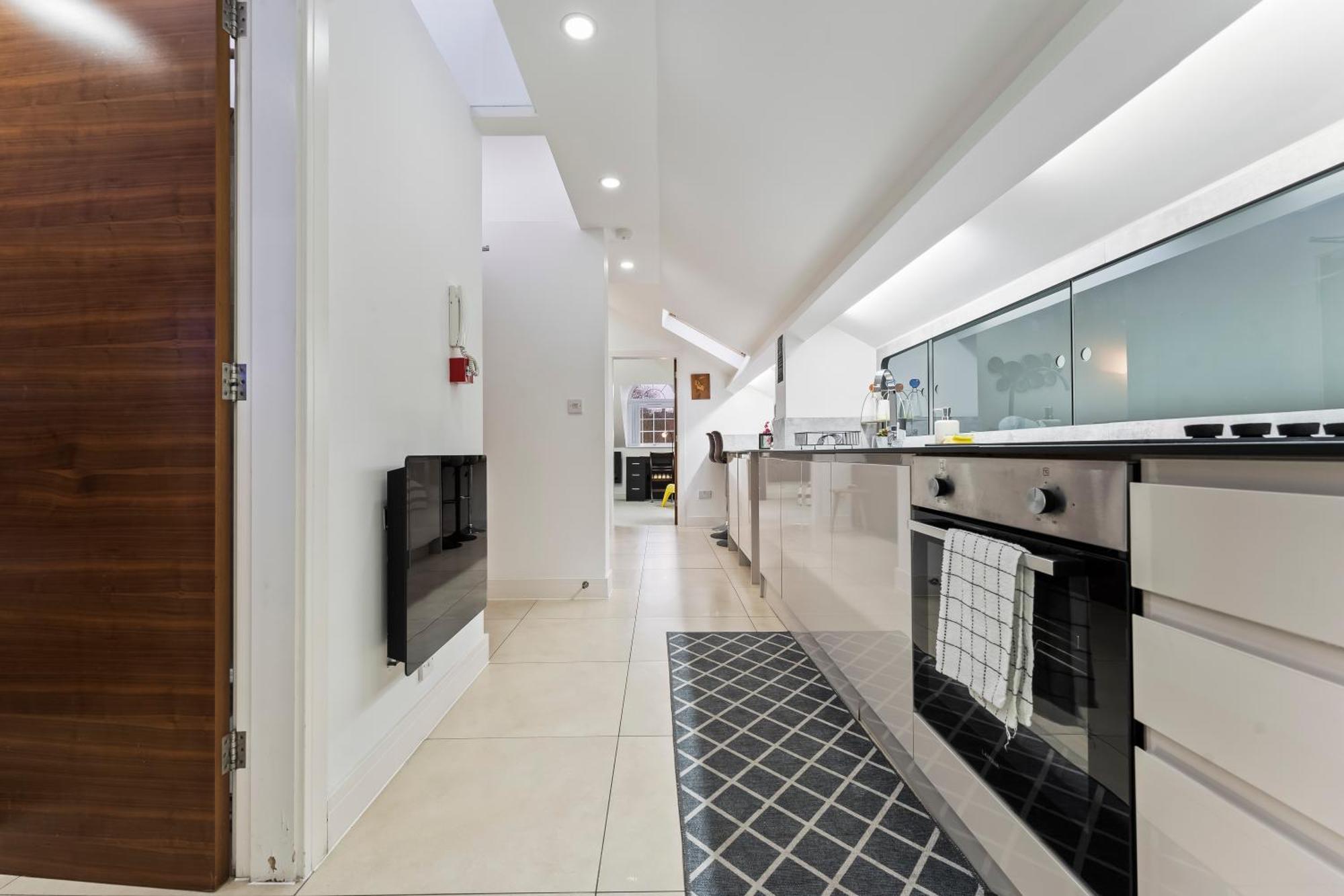 Exquisite 2-Bedroom Penthouse-Sleeps 7-Free Parking With Workstations & High-Speed Wifi Birmingham Ngoại thất bức ảnh