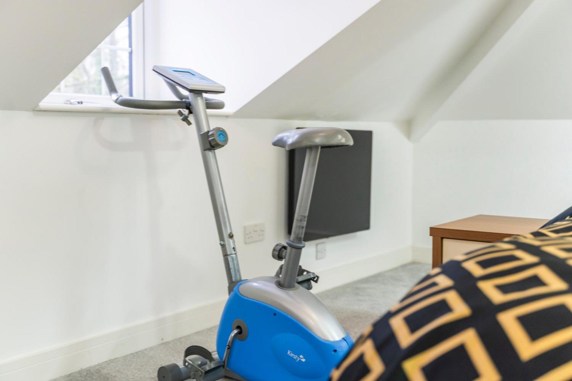 Exquisite 2-Bedroom Penthouse-Sleeps 7-Free Parking With Workstations & High-Speed Wifi Birmingham Ngoại thất bức ảnh